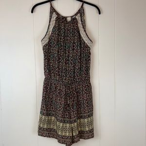 Women’s She + Sky Romper size Medium EUC